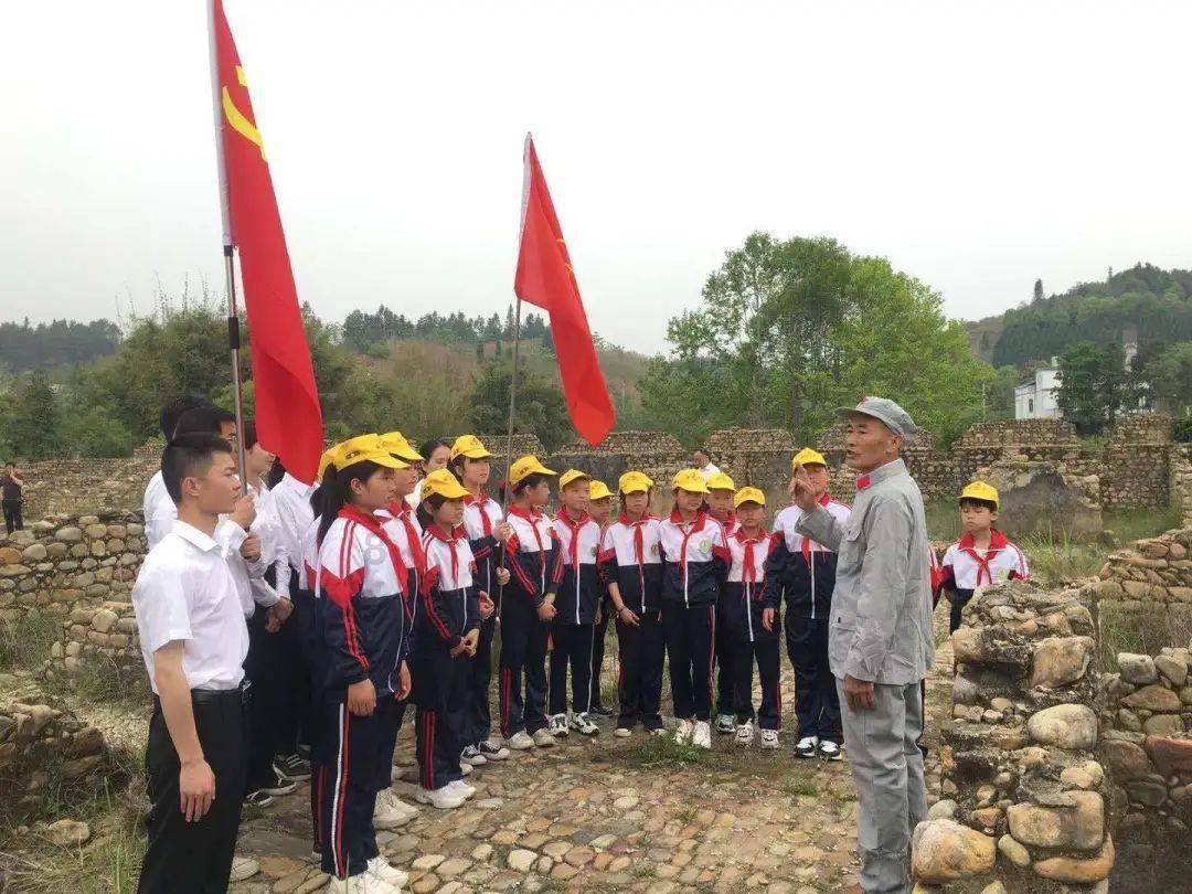 日本萌萌的小女孩有5个超可爱的小哥哥,真的超级想吸吸吸吸!